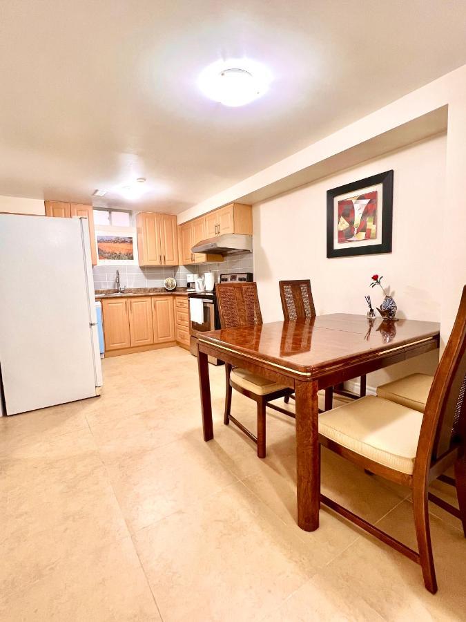 Cozy Home In Richmond Hill With Free Parking Exterior foto