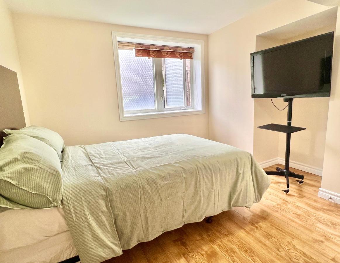 Cozy Home In Richmond Hill With Free Parking Exterior foto