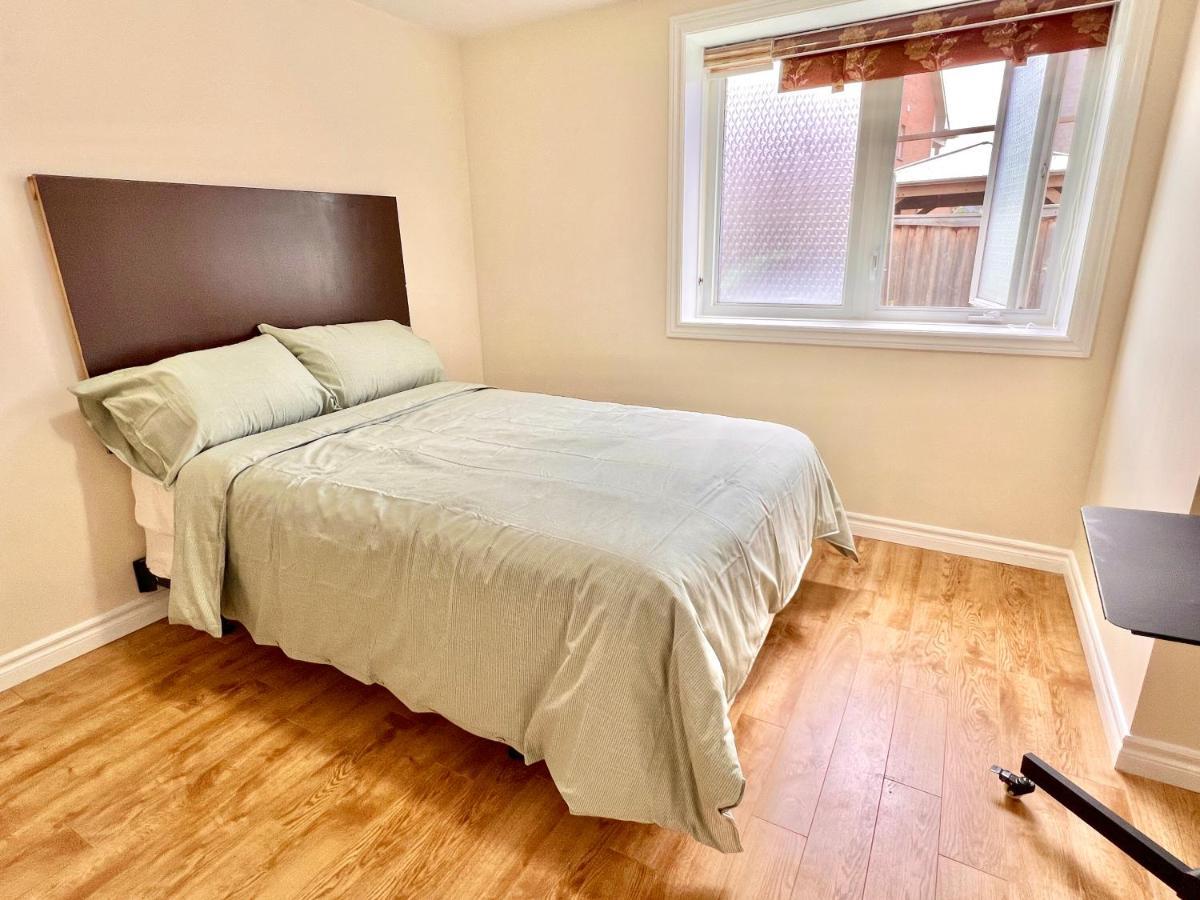 Cozy Home In Richmond Hill With Free Parking Exterior foto
