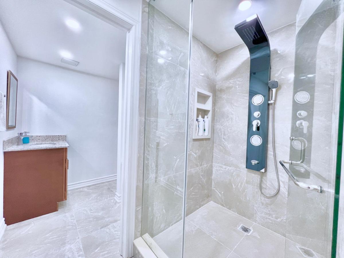 Cozy Home In Richmond Hill With Free Parking Exterior foto